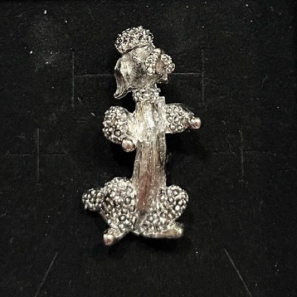 Vintage Gerry’s Poodle Brooch - Picture 1 of 3